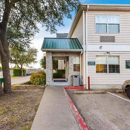 Hometowne Studios By Red Roof Dallas - North Addison - Tollway Extérieur photo