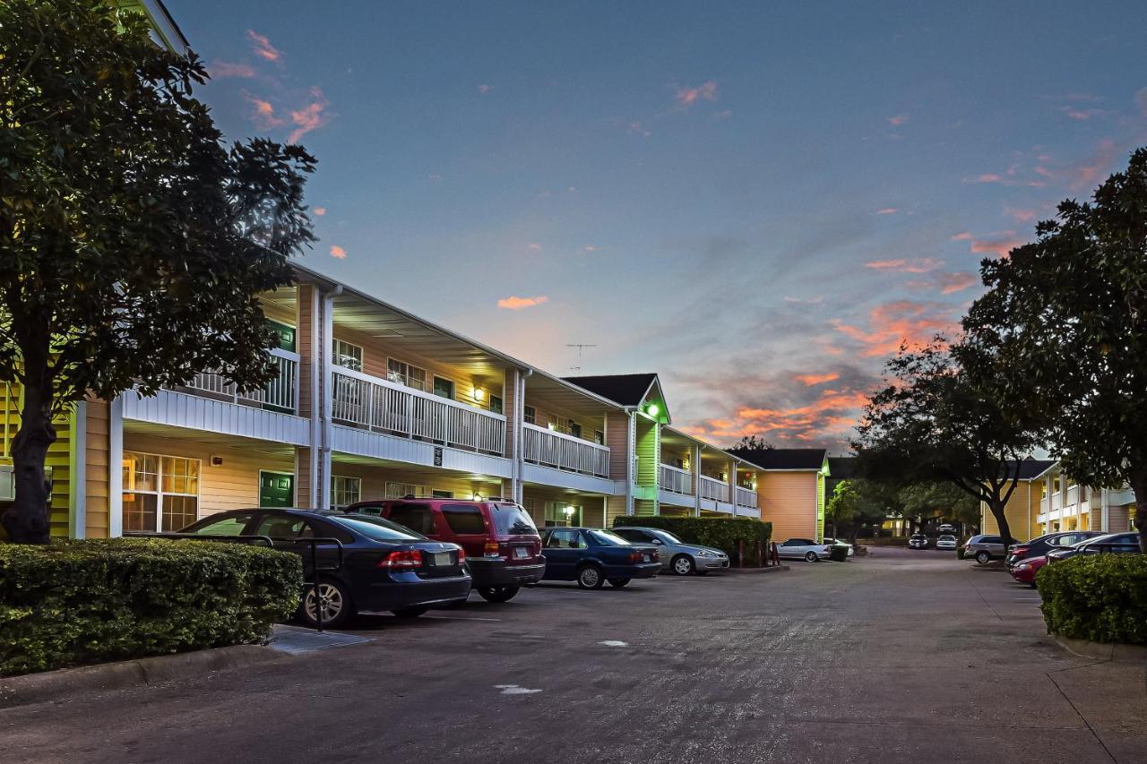 Hometowne Studios By Red Roof Dallas - North Addison - Tollway Extérieur photo
