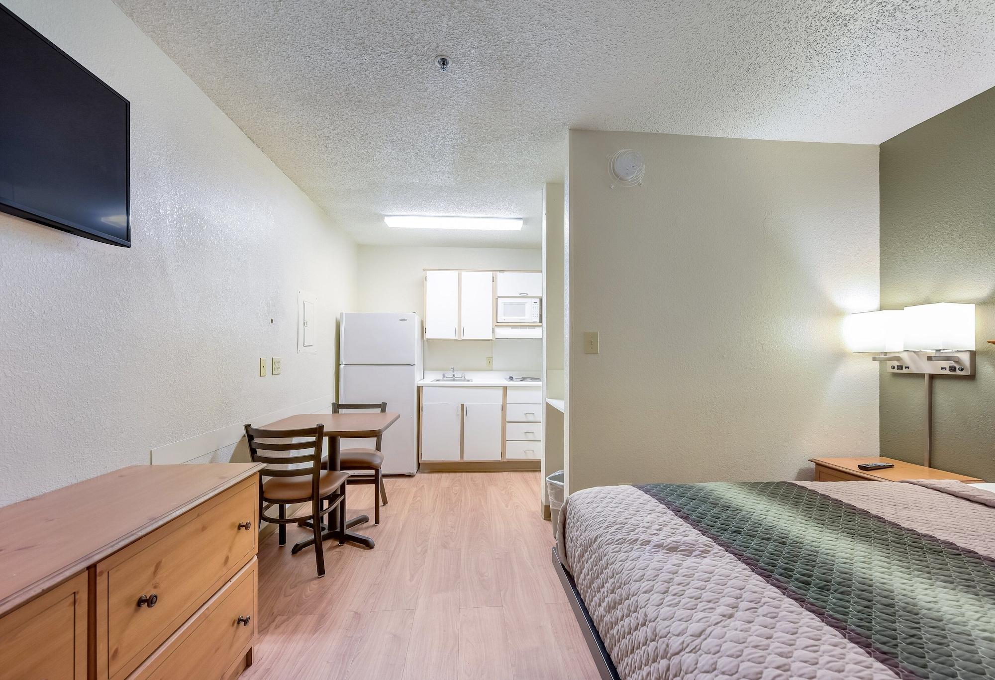 Hometowne Studios By Red Roof Dallas - North Addison - Tollway Extérieur photo