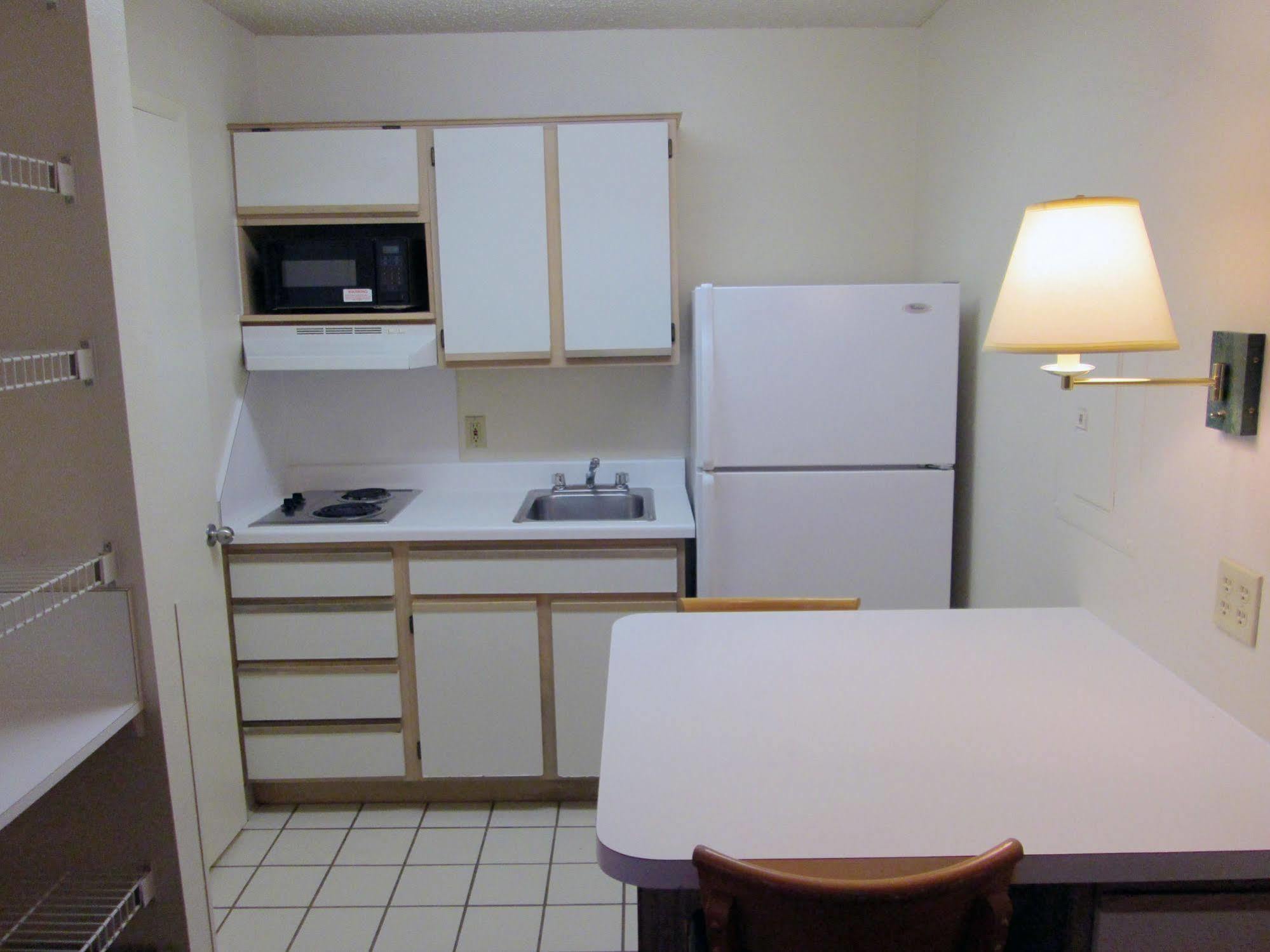 Hometowne Studios By Red Roof Dallas - North Addison - Tollway Extérieur photo