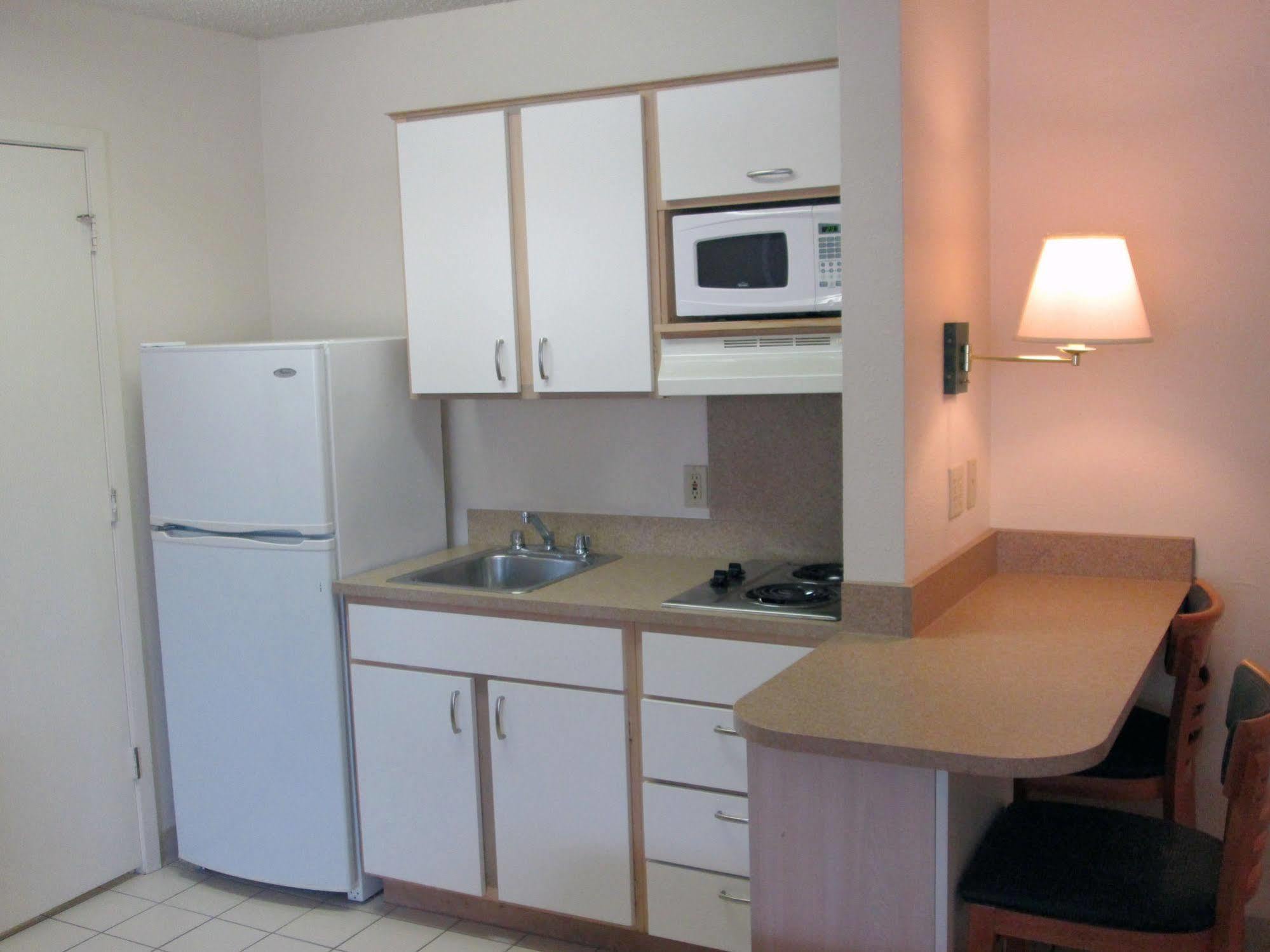 Hometowne Studios By Red Roof Dallas - North Addison - Tollway Extérieur photo